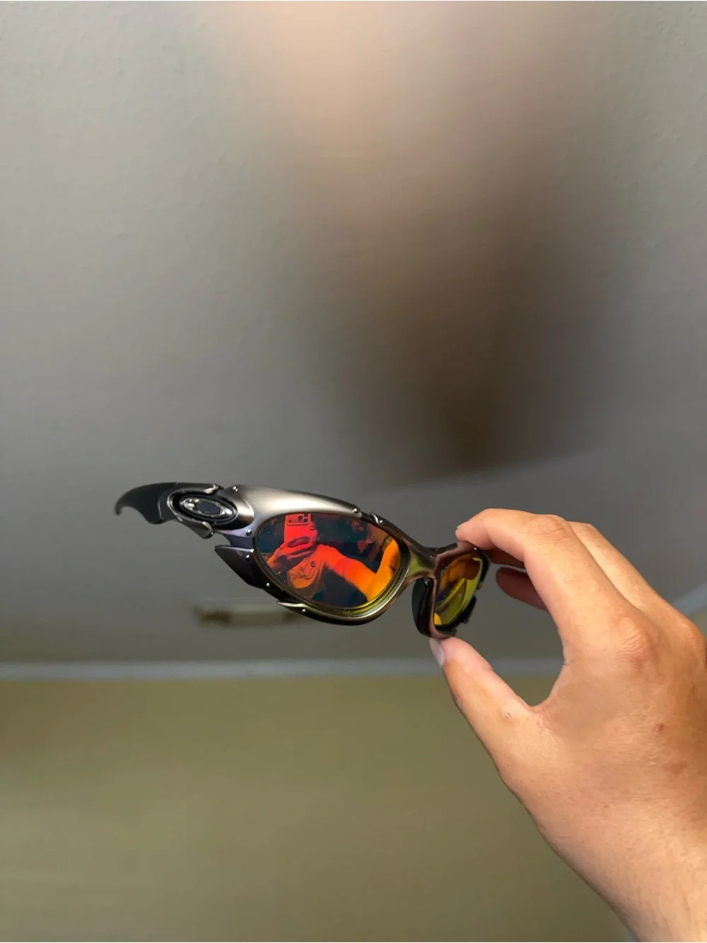 Men’s Black Sunglasses with Red-Orange Mirrored Lenses Oakleys
